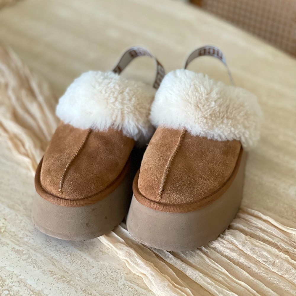 UGG Funkette Platform Slipper in Chestnut